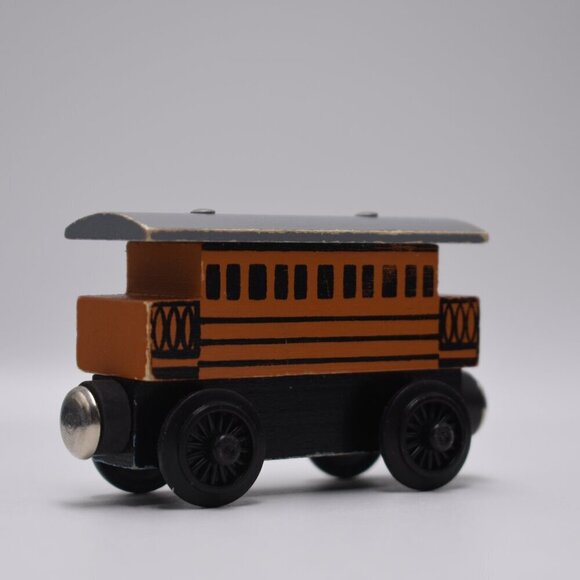 Thomas & Friends Wooden Railway Henrietta Tank Engine Flat Magnet Staples 1990s - Picture 6 of 7